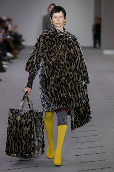Look 5